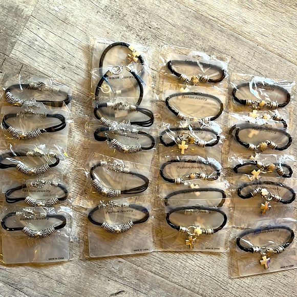✝️Cross Bracelet Lot 31pcs - Picture 1 of 4